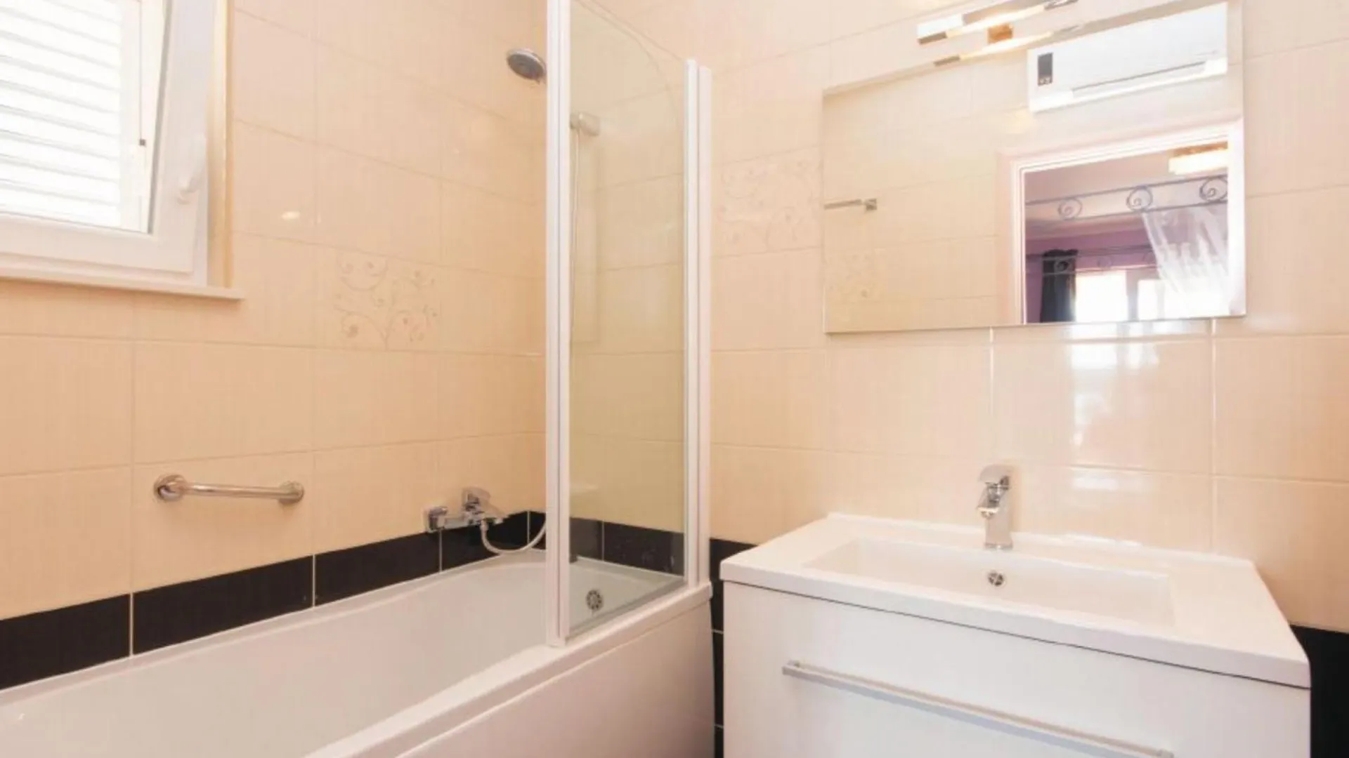 Holiday Home Boni Rab Town
